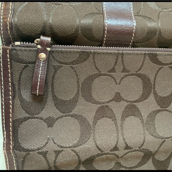 Coach Signature C Wallet - Picture 6 of 7